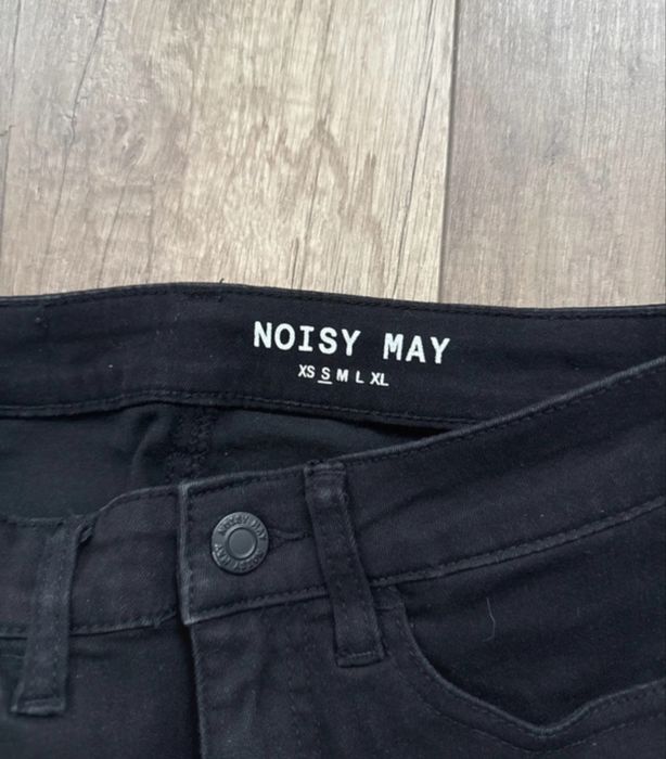 Krotka czarna spodnica rozmiar S Noisy May stan bardzo dobry