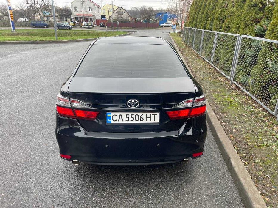 продам автомобіль Toyota Camry 2014