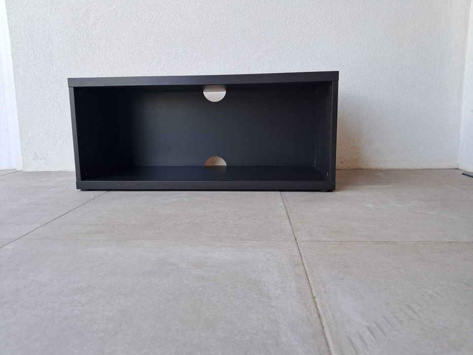 TV Sony Bravia com estante e suporte