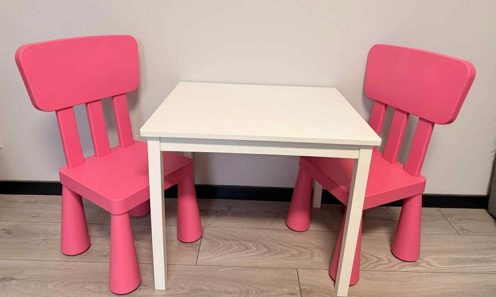 Stolik dziecięcy Kritter (drewniany) + krzesełka Mammut