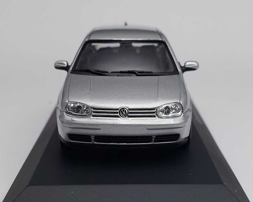 Масштабна модель 1/43 VW Volkswagen Golf 4 GTI від Minichamps