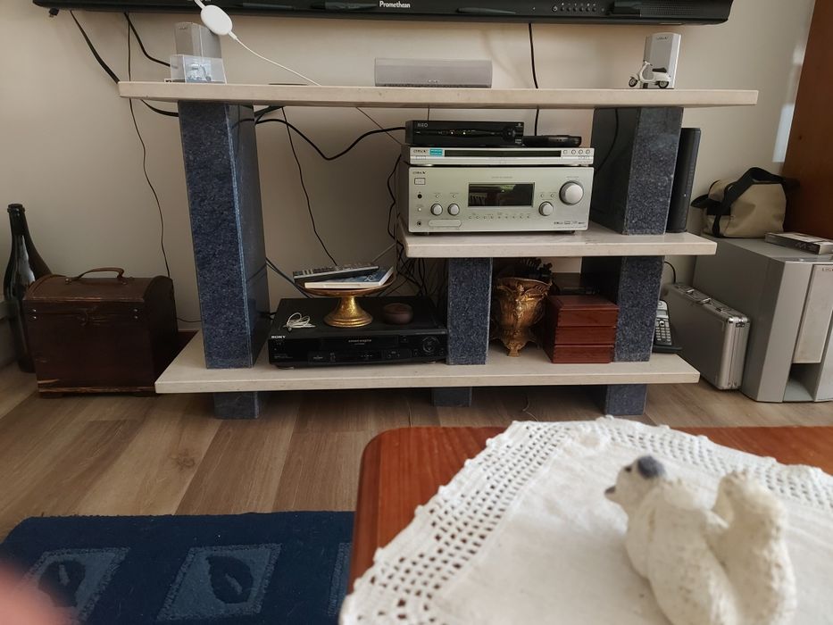 Móvel para TV em granito