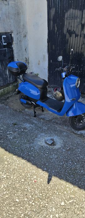 Vendo moto elétrica 750€