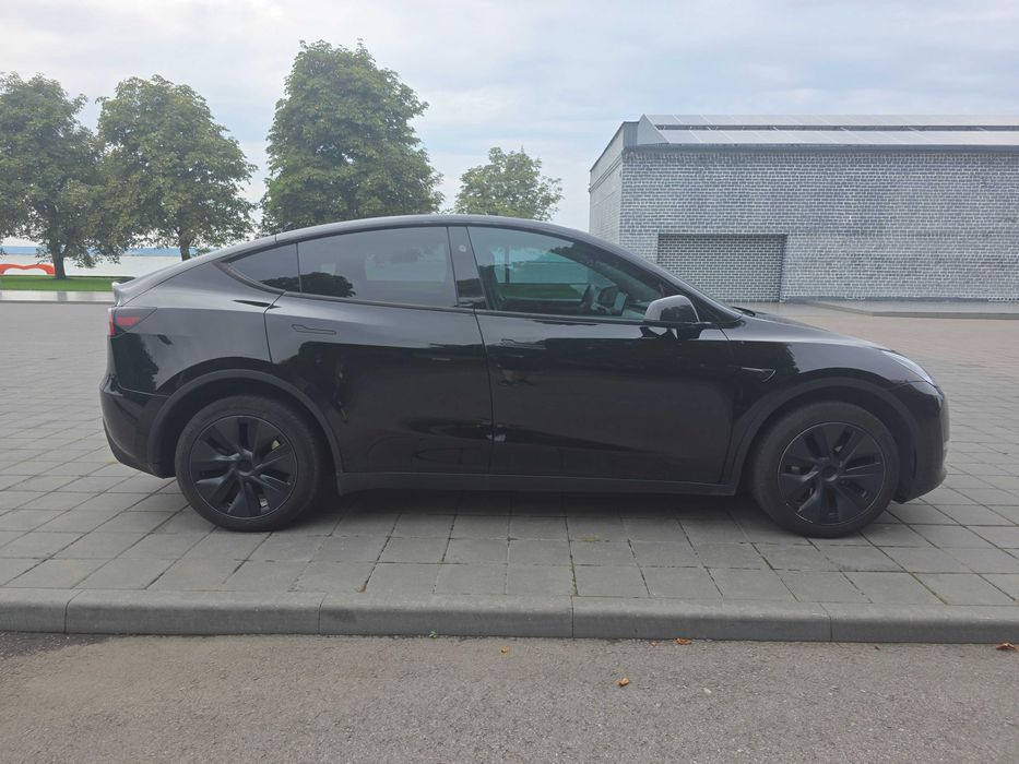 Tesla Model Y 2024 VIN 7SAYGAEE8RF184937 фото оголошення 8 з 20