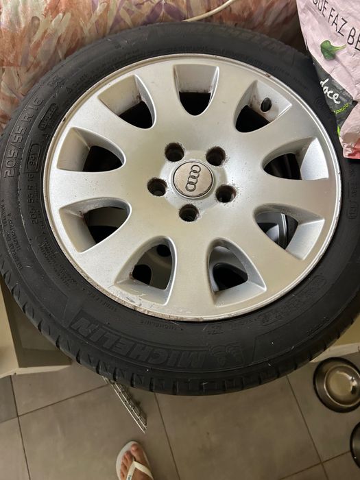 Jantes/pneus audi 16 polegadas