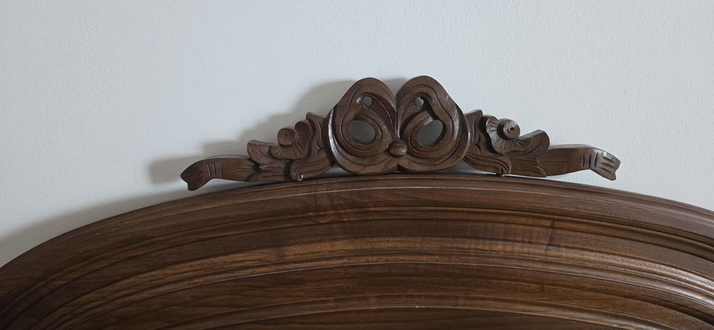 Camas, mesas de cabeceira e cómoda
