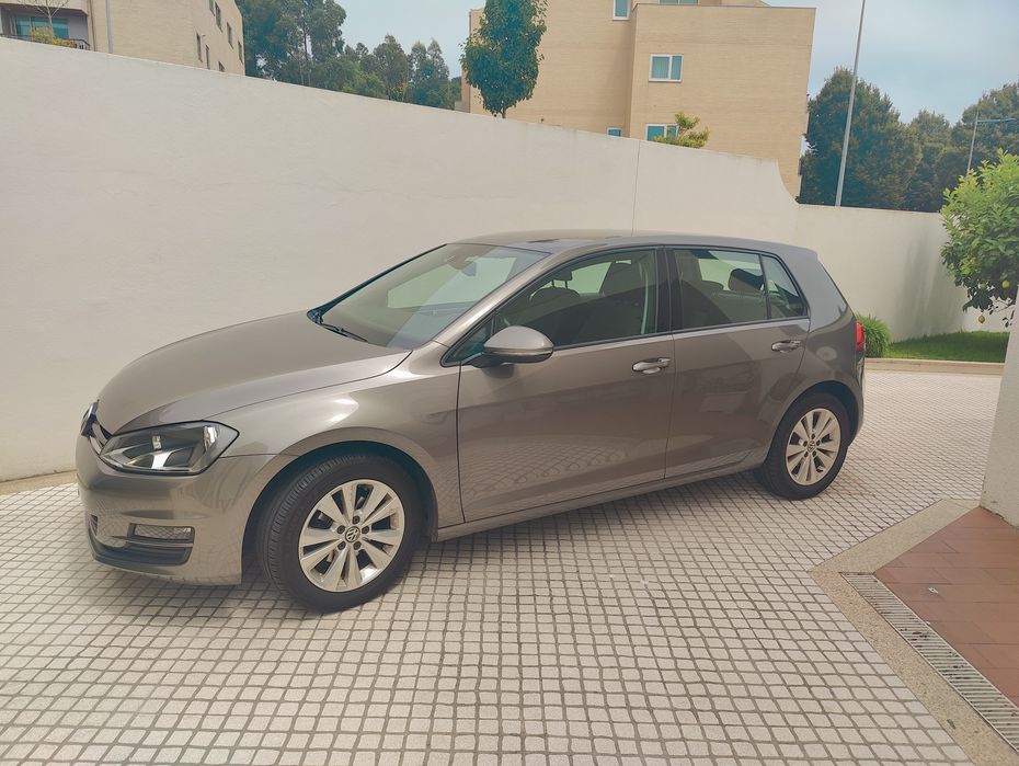 VOLKSWAGEN GOLF VII 1.2 TSI Confortline (Gasolina  2015)