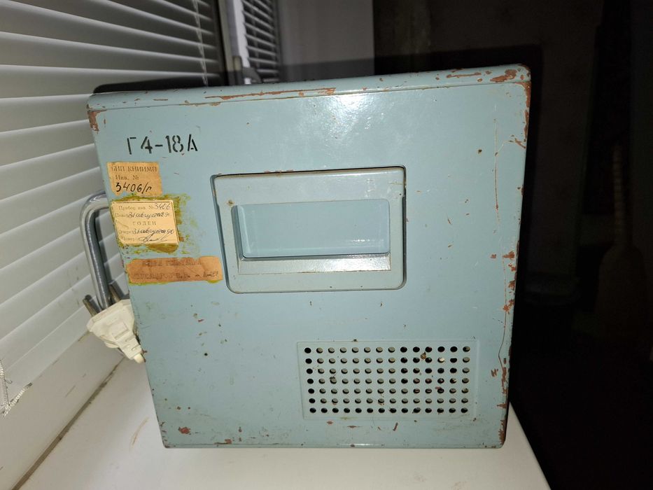 Генератор стандартных сигналов Г4-18А