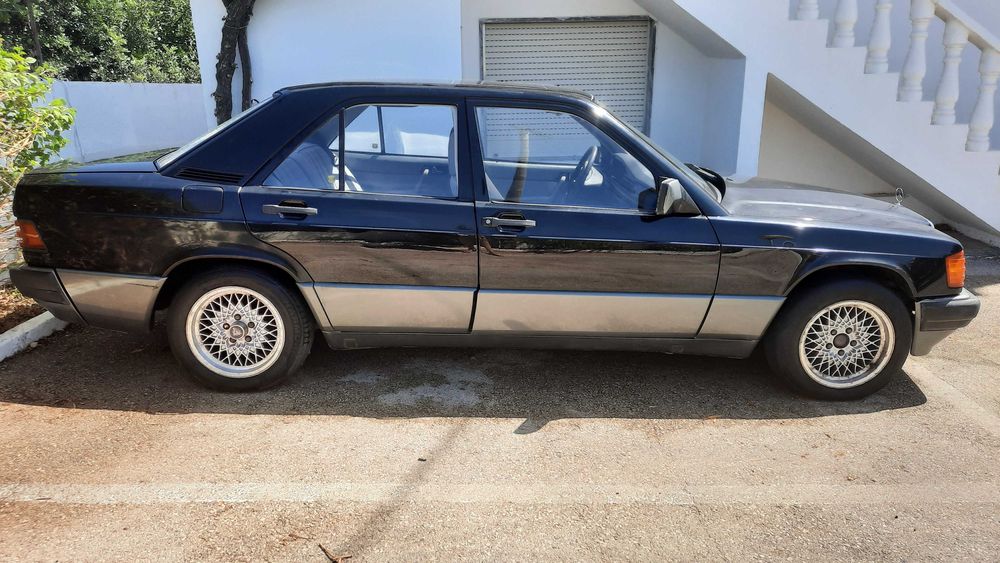 Mercedes 190 no Algarve