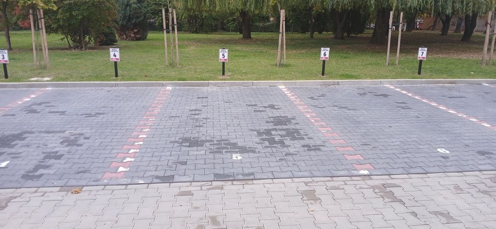 Do wynajęcia miejsca postojowe