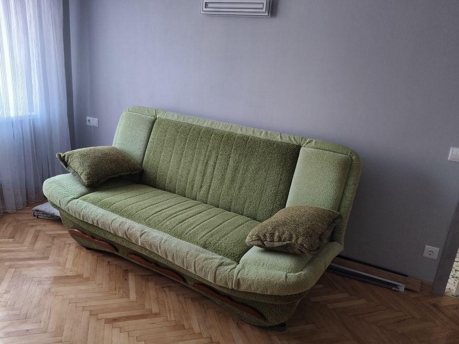 Продам диван в гарному стані