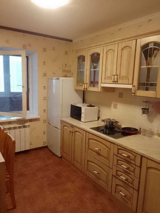 Продам 1 кімн. квартиру по вул. Срібнокільська. 50 кв.м. 82000