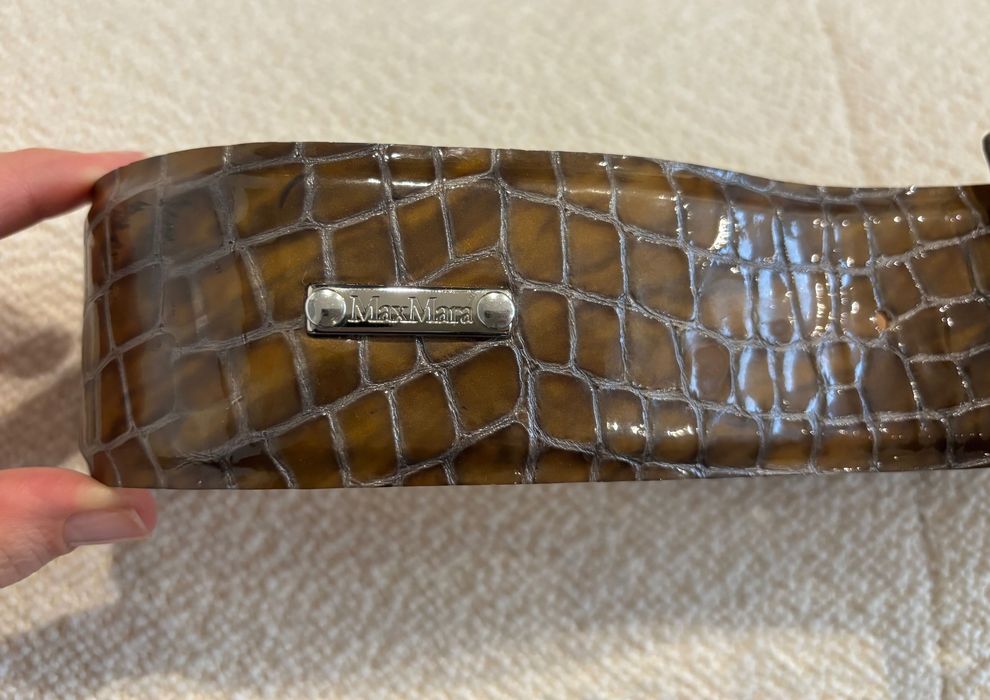 Piękny skórzany pasek MaxMara