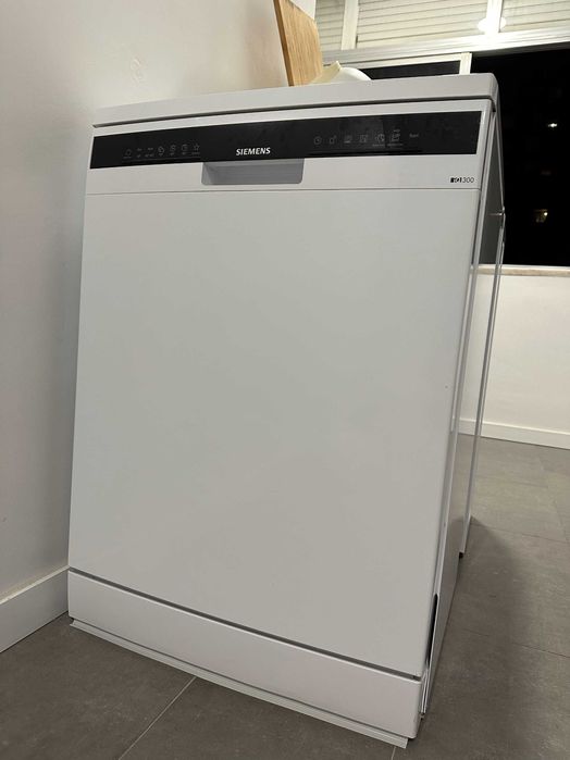 Máquina de Lavar Loiça SIEMENS SN23HW36TE (60 cm - Branco)
