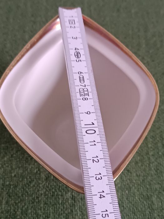 Stara cukiernica porcelana że złoceniami
