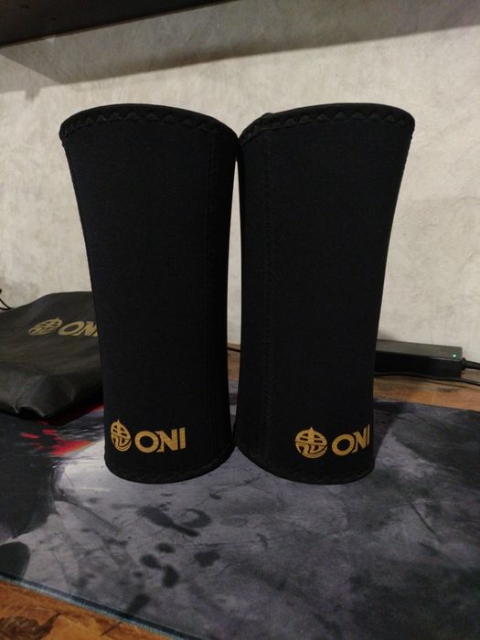 Наколінники ONI Розмір-XL ( ONI Knee Sleeves PRO Pair 2023 IPF Approved)
