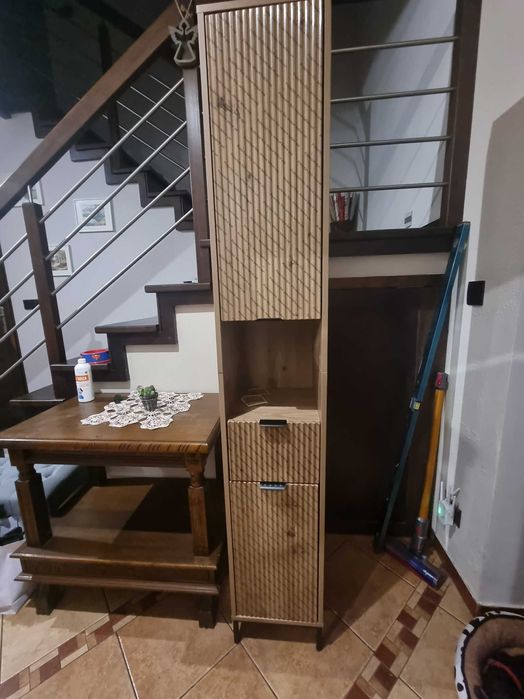 Szafka stojąca łazienkowa-słupek