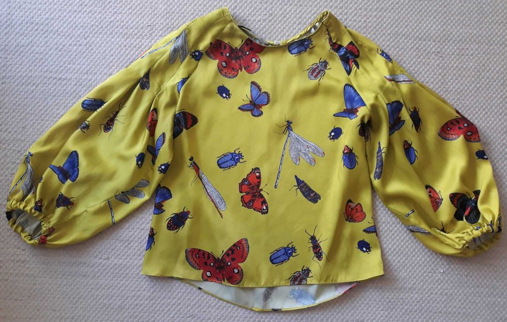 Camisa acetinada da Zara