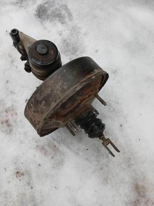 Продам главний тормозний цилиндр тойота авенсіс т22