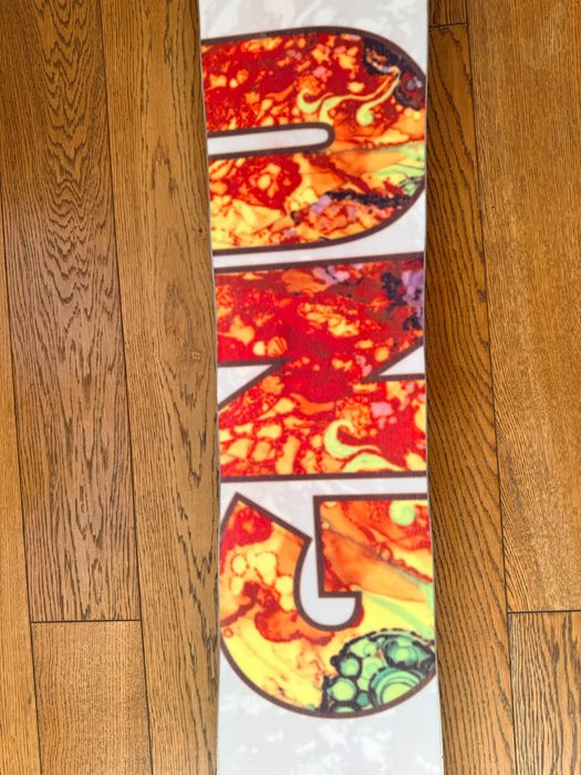 Deska snowboard GNU B-Nice 148 cm – lekka, all-mountain