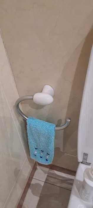 Toalheiros em Cerâmica e Alumínio