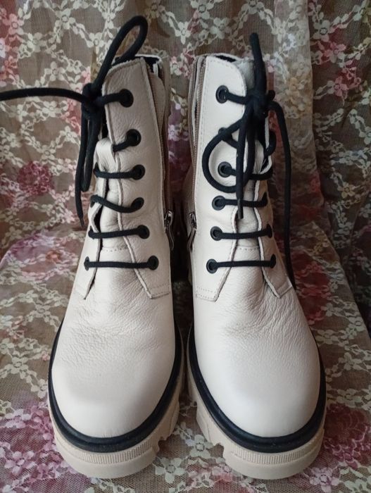 Botki damskie ze skóry naturalnej .