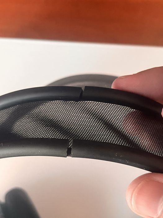 AirPods Max 1:1 на ремонт (треснул пластик сверху наушников)