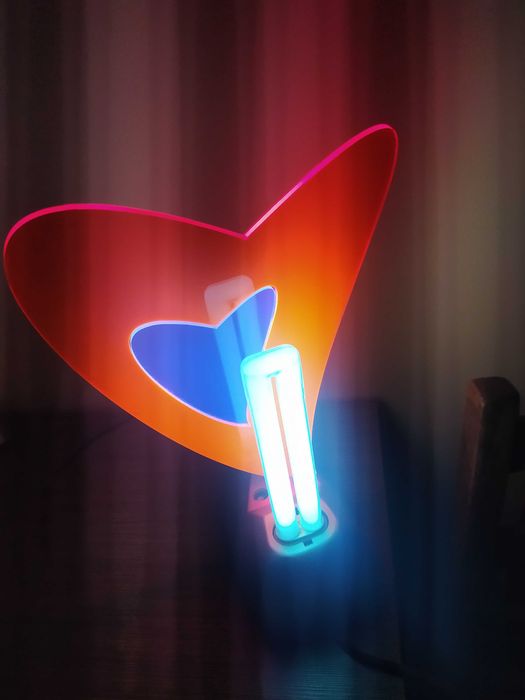 Lampka nocna Serce fluoroscencyjna żarówka