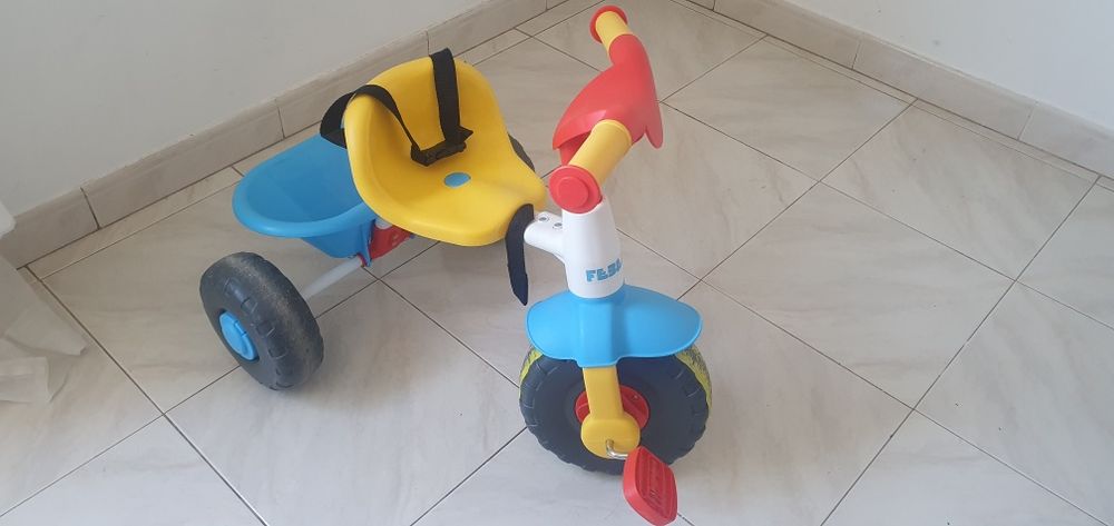 Triciclo criança FEBER