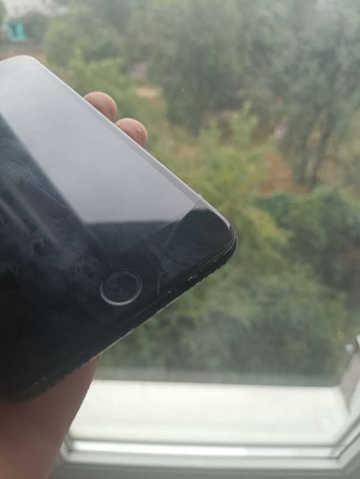 Віддам iPhone 7 plus