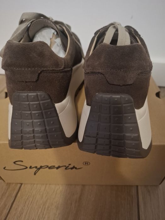 Sneakersy brązowe na platformie