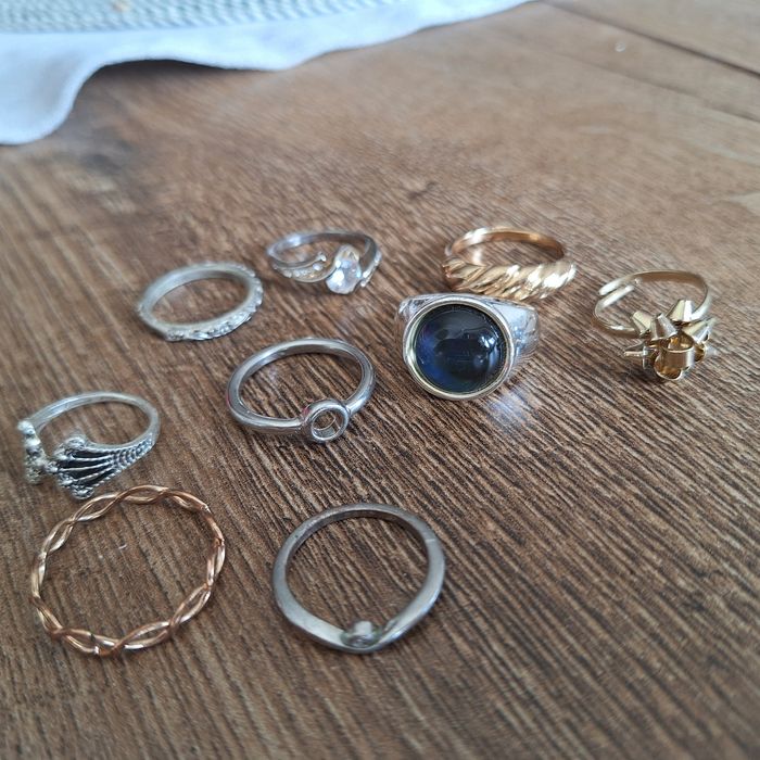 Zestaw biżuterii kolczyki bransoletka pierścionki