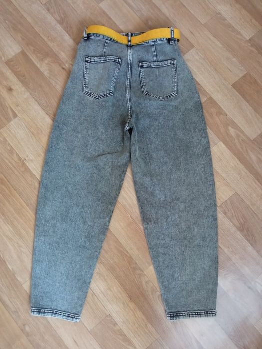 Джинси жіночі ,стильні, розмір 27