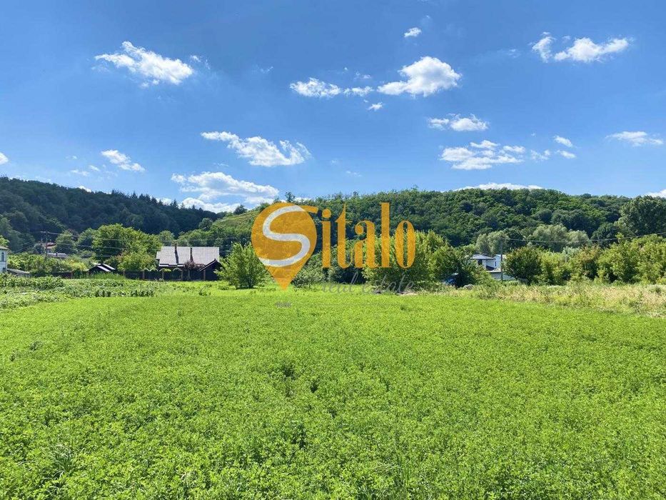 Ділянка з видом на К. Карпати, поруч із озером Підгірці