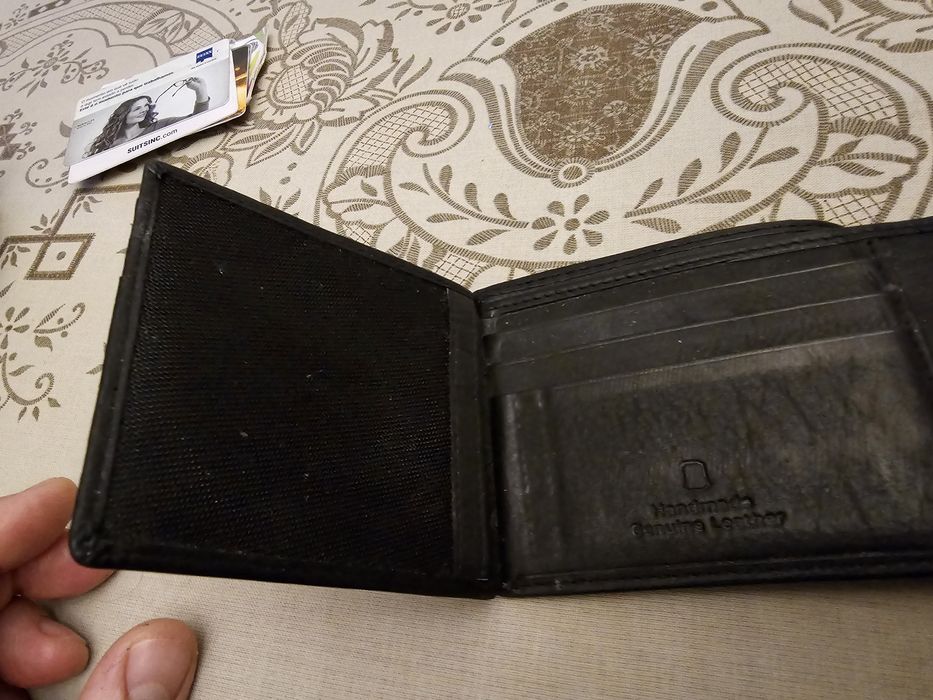 Carteira camel cor preta nova com porta moedas