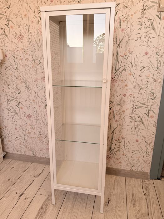 Witryna metalowa biała IKEA BAGGEBO
