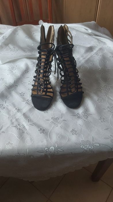 Szpilki skórzane r 38