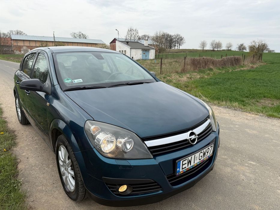 Opel Astra Bogata wersja wyposażenia, 1.9 CDTI, 6 Bieg