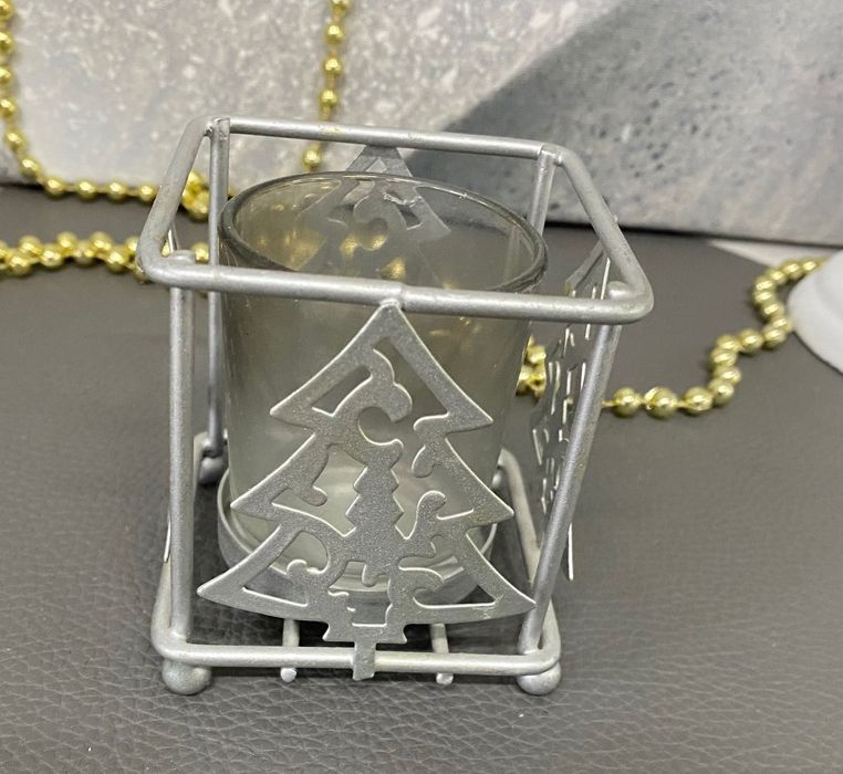 Mały metalowy srebrny świecznik Choinka szklany 8cm