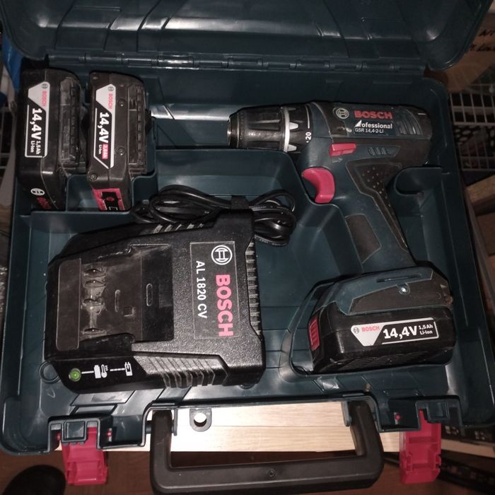 Bosh wkrętarka 14.4V , 3 baterie i ładowarka