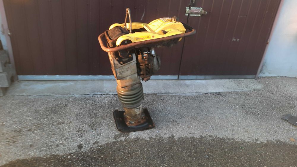 Skoczek, Ubijak Stopa Wacker Neuson