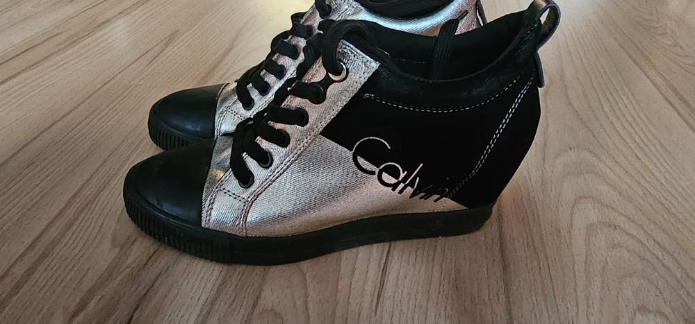 Sneakersy calvin klein roz. 39 czarnozłote