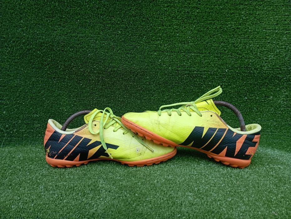 Підліткові кросівки сороконожки Nike Mercurial Victory