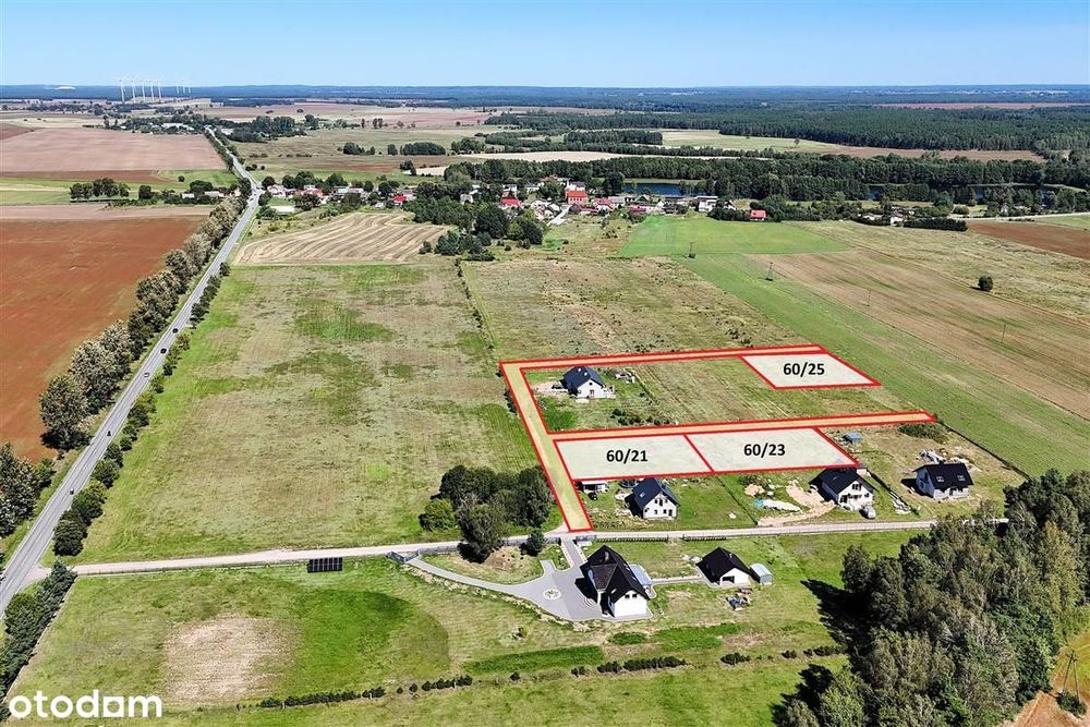 Działki budowlane na skraju wsi, w pobliżu jezior.