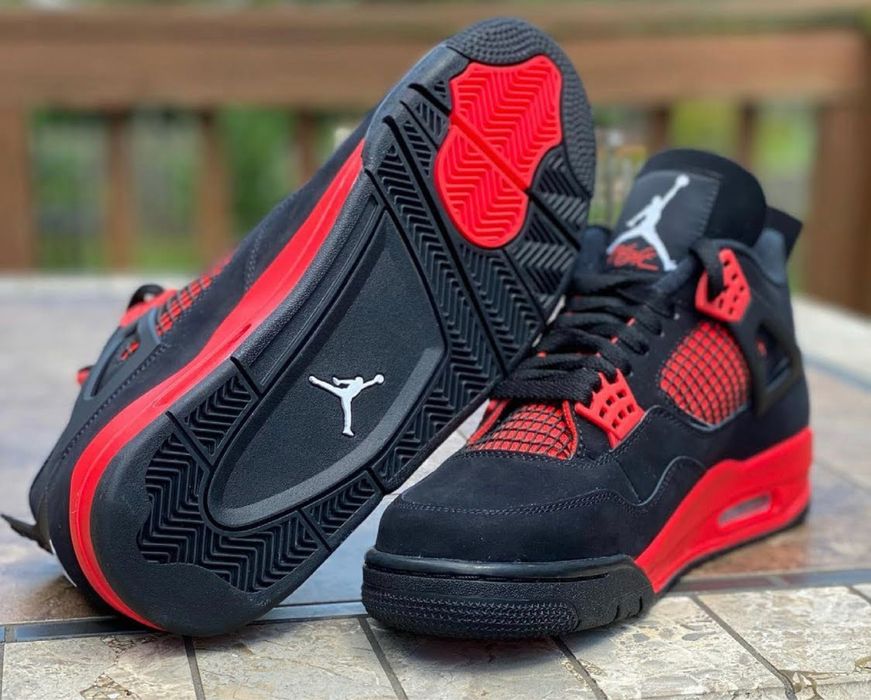 Кросівки Nike Air Jordan 4 Retro Red Thunder Джордан чорні червоні