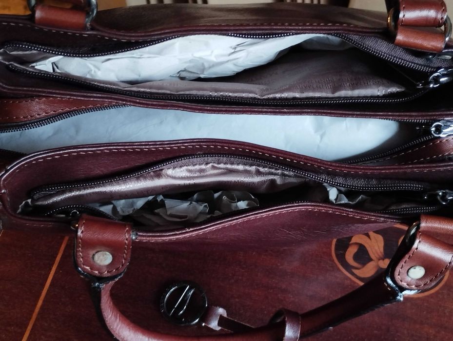 Carteira de senhora em pele castanha Marta Ponti