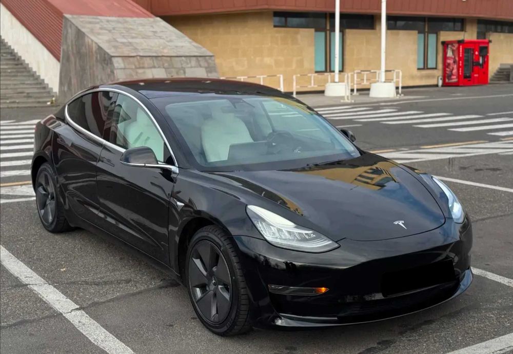 Tesla Model 3 Dual Motor Long Range 2019
