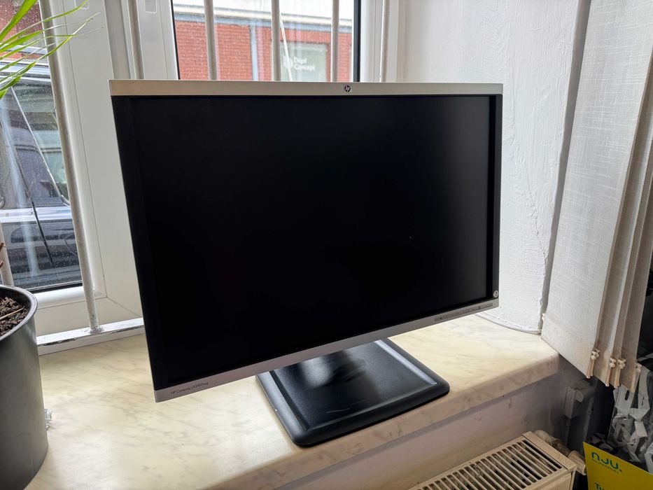 (43) monitor HP Compaq LA2405WG