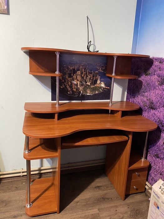 Комп‘ютерний стіл