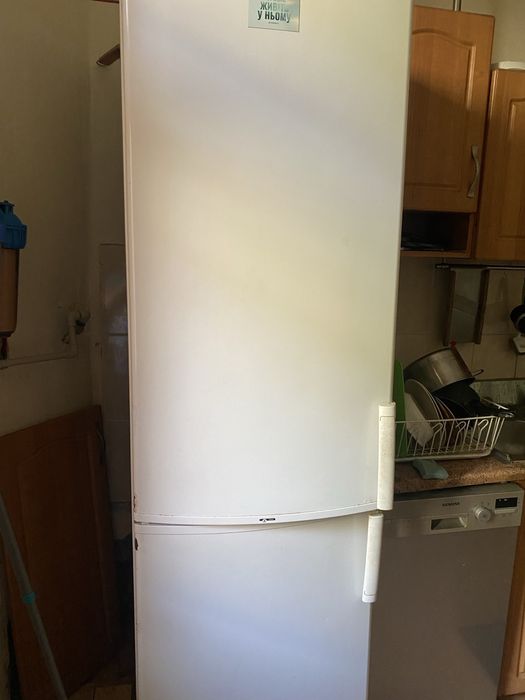 Холодильник Whirpool